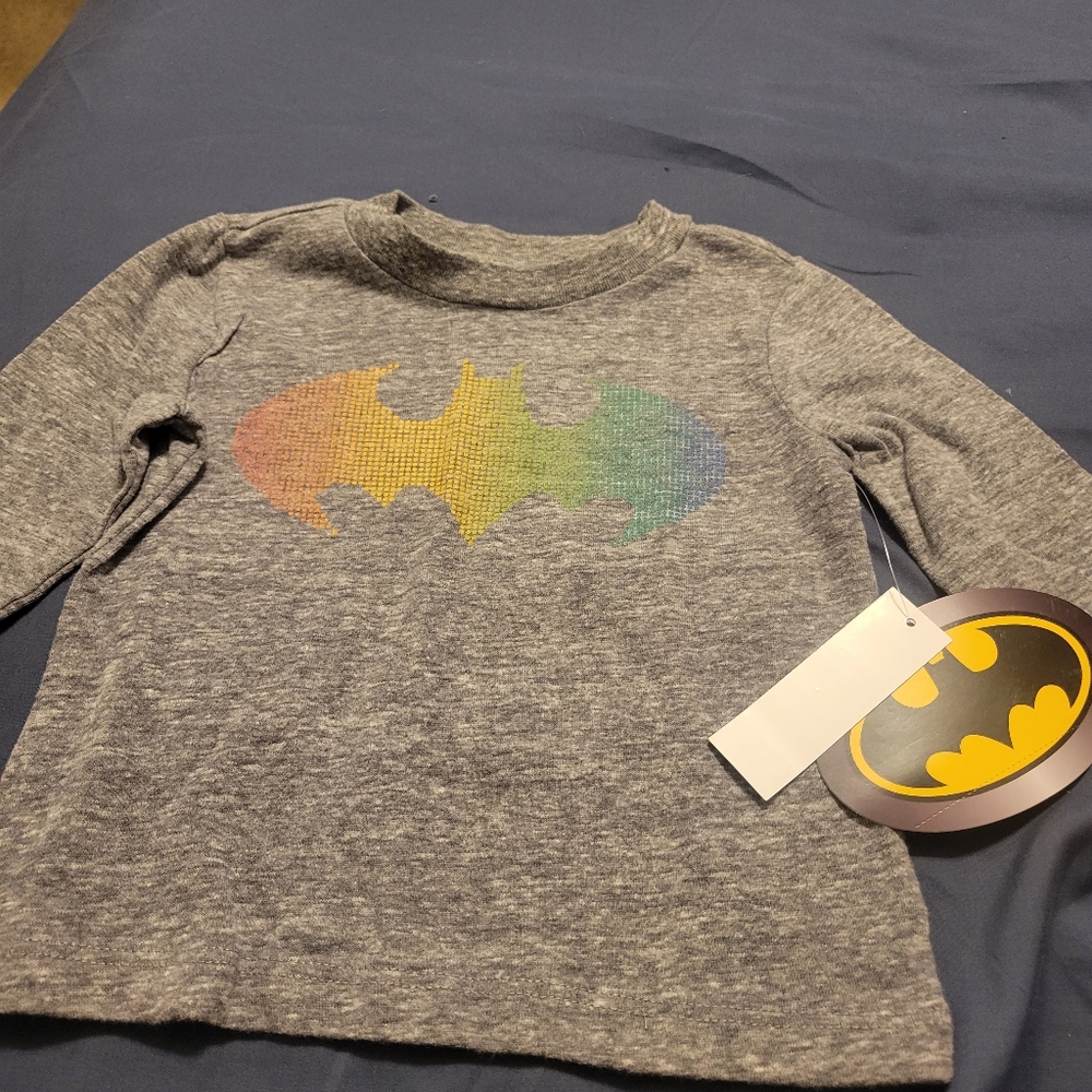 4 infant NWT 12month tops baby shark, pawpatrol, batman, space - Picture 8 of 9